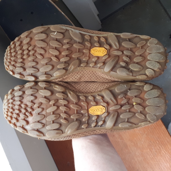 Merrell vibram sole leather slide on loafers. Size 9 womens - Picture 5 of 5